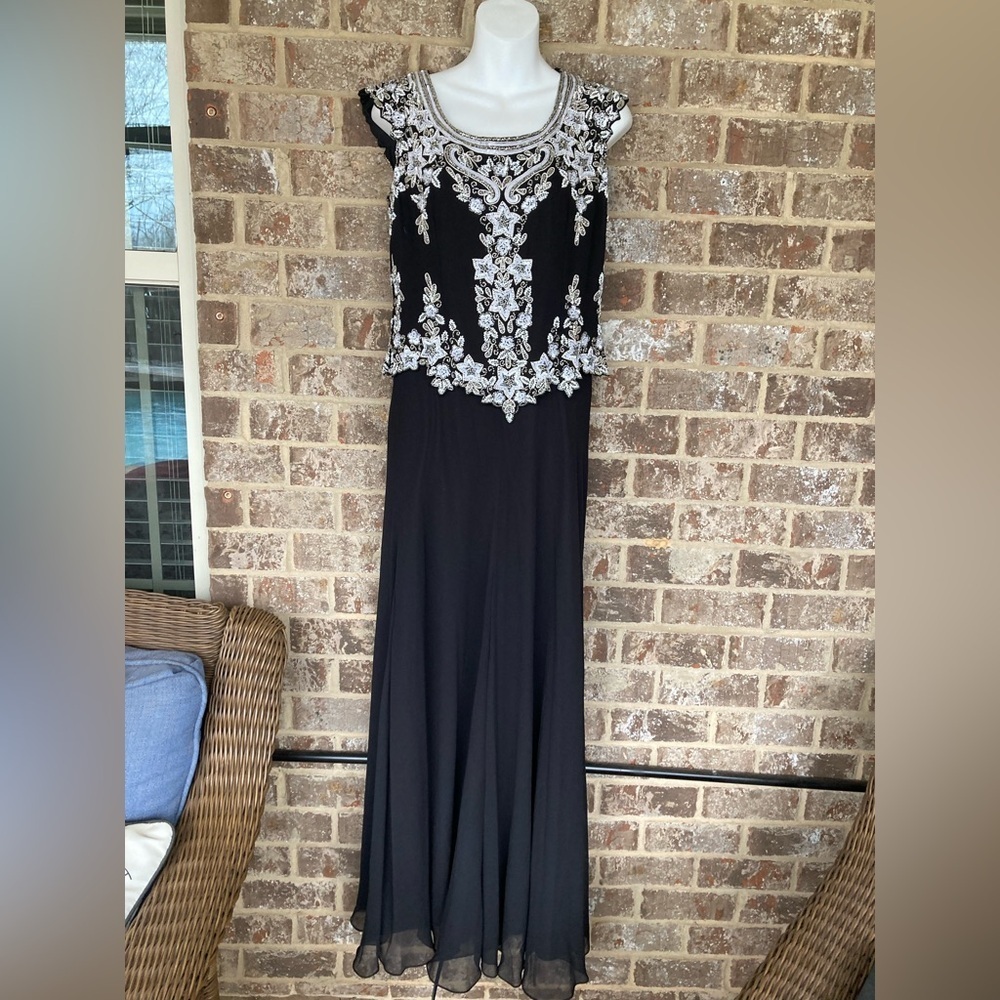J Kara A line Dress - Elegant Handmade in India Size 8 NWT black white beads